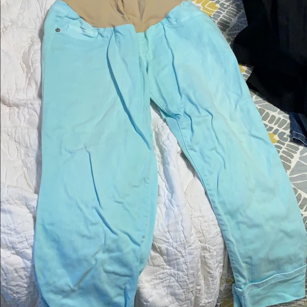 Maternity capris
